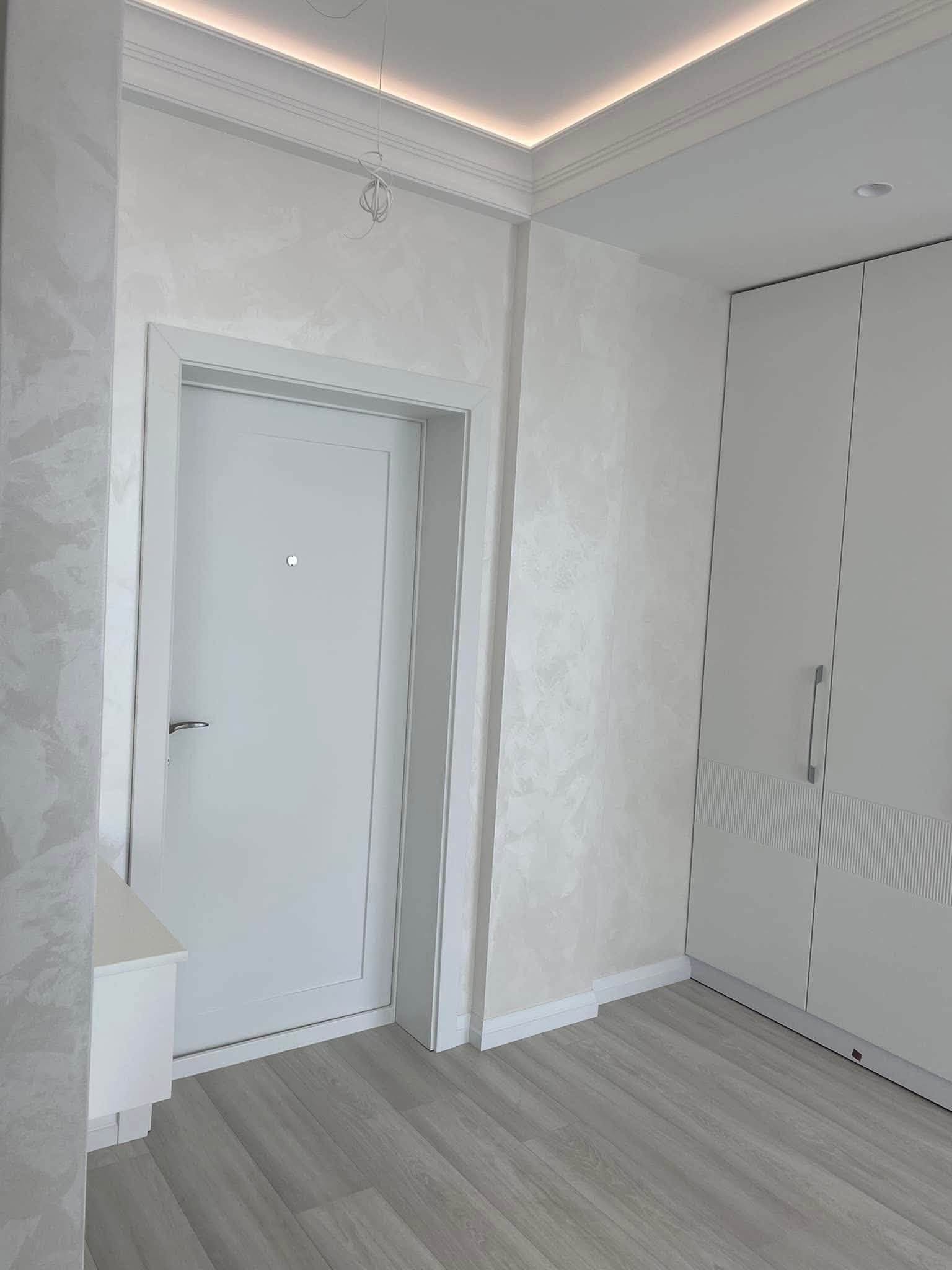 Illusion white